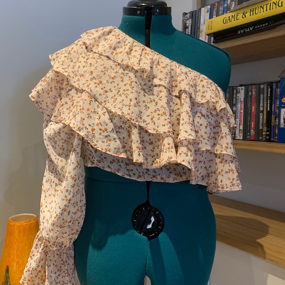 Boho shiffon ruffle one sleeve floral top - Picture 2 of 4